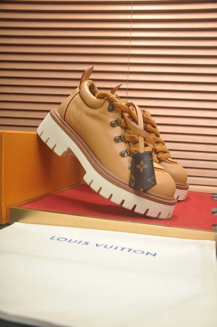 Men's shoes 💰660💶 LV Louis Vuitton 2025 autumn and winter new couple's new style, the original version is developed one to one, retro fashion, handsome and cool mountaineering derby shoes are out of stock 👍 💎 Material: imported first-layer cowhide 💎 Lining: imported lambskin 💎 Outsole: original molded TR non-slip sole 💎 Bottom height: 3.5cm 💎 Shoe size: 35-45 for both men and women